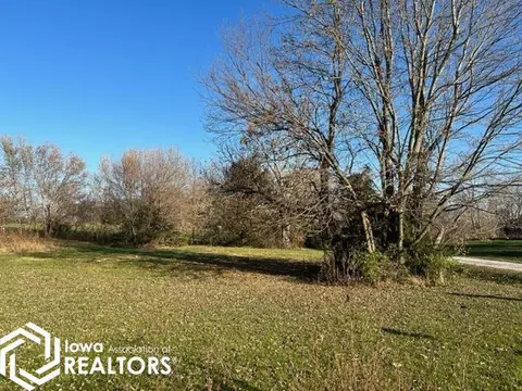 301 S Maple, Cincinnati, IA 52549 photo 2