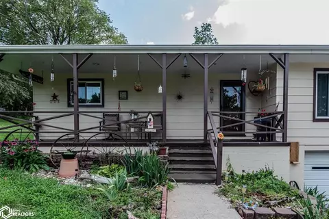 203 E Wilson St, Avoca, IA 51521 photo 3