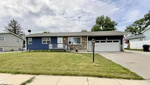 303 E Ferner St, Marshalltown, IA 50158