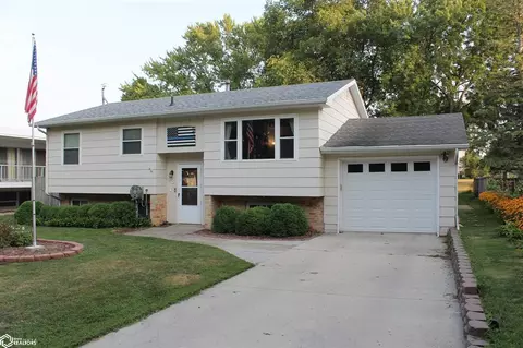 836 W J St, Forest City, IA 50436