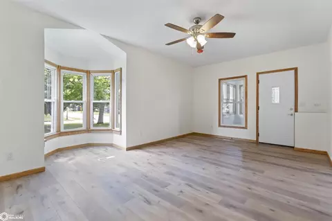 513 6th St, Nevada, IA 50201 photo 6