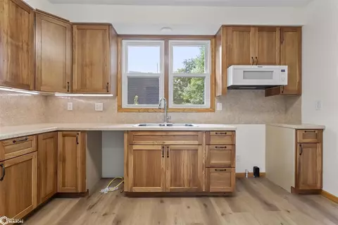 513 6th St, Nevada, IA 50201 photo 11