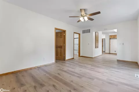 513 6th St, Nevada, IA 50201 photo 8
