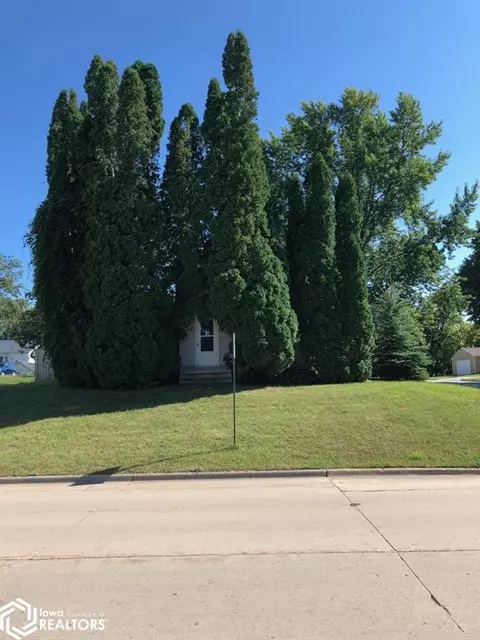 346 W L St, Forest City, IA 50436
