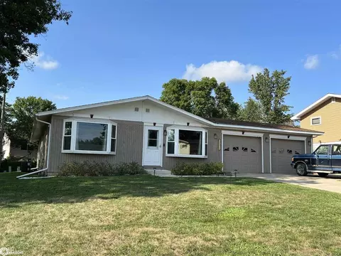 2010 Ridgeway Dr, Denison, IA 51442 photo 2