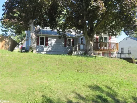 1010 Finkle Ave, Marshalltown, IA 50158