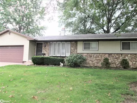 904 Easy St, Burlington, IA 52601