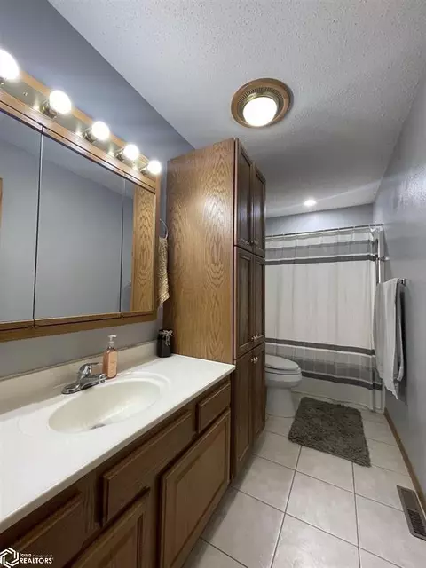 320 W Lyons, Garner, IA 50438 photo 12