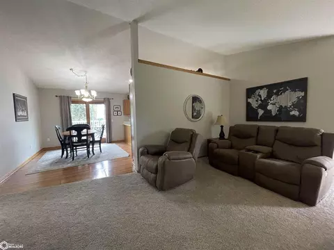 320 W Lyons, Garner, IA 50438 photo 6