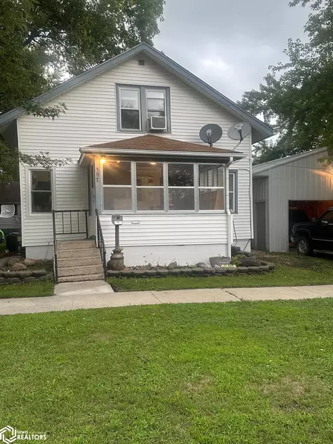 307 NE 3rd St, Eagle Grove, IA 50533