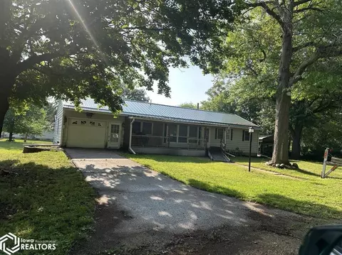 304 S 12th St, Northwood, IA 50459