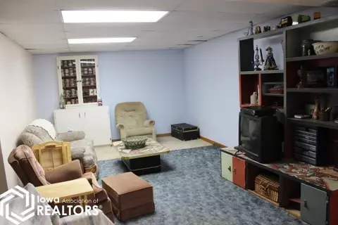 1530 Vine Ave, Hampton, IA 50441 photo 23