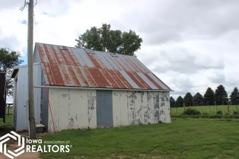 1530 Vine Ave, Hampton, IA 50441 photo 4