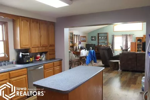 1530 Vine Ave, Hampton, IA 50441 photo 16