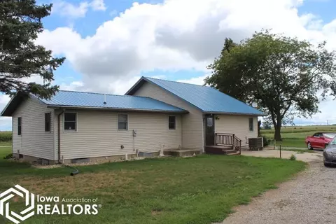 1530 Vine Ave, Hampton, IA 50441