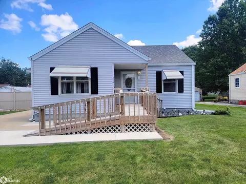114 S Ferry St, Ottumwa, IA 52501