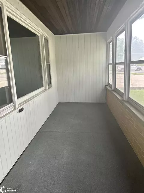 9 6th St NW, Hampton, IA 50441 photo 2
