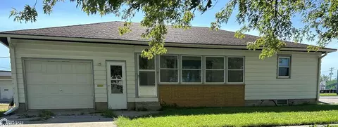 9 6th St NW, Hampton, IA 50441