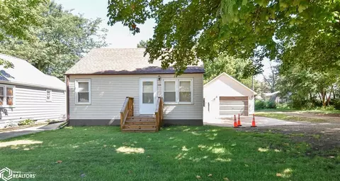 108 W Lillian Ave, Conrad, IA 50621