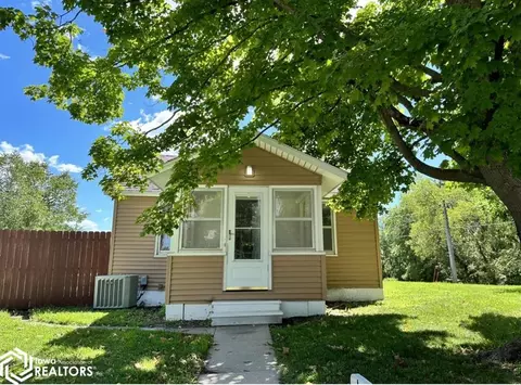 703 S 1st St, Iowa Falls, IA 50126