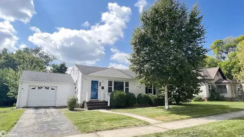 1016 N Hampshire Ave, Mason City, IA 50401