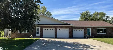 704-706 E Cass St, Montezuma, IA 50171