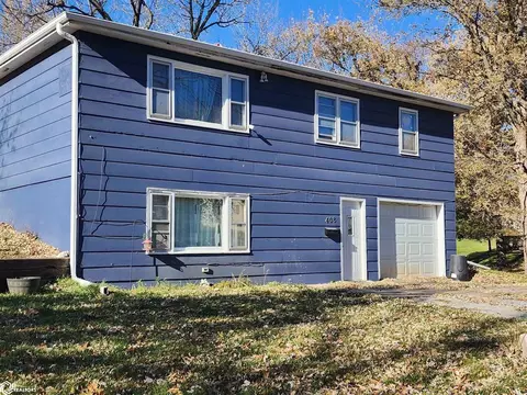 408 N E St, Fairfield, IA 52556
