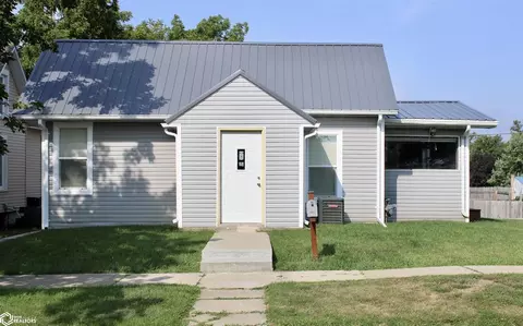 101 S 12 St, Marshalltown, IA 50158