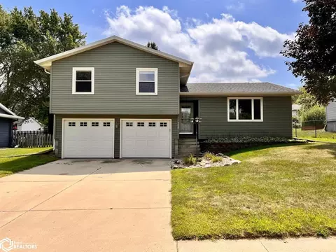728 Troy Dr, Carroll, IA 51401