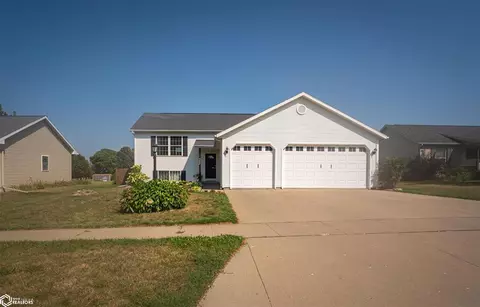 3006 S 8th St, Marshalltown, IA 50158