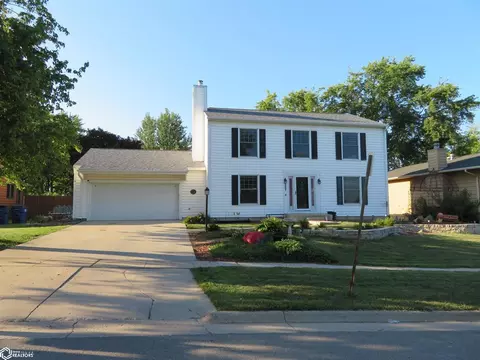 3007 Arnold Dr, Marshalltown, IA 50158