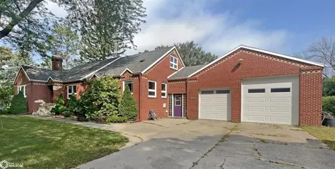 1101 4th St NE, Hampton, IA 50441