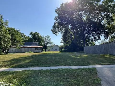 Clarke South Street, Osceola, IA 50213