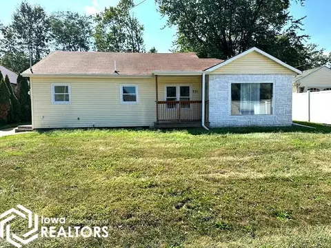 321 Wildwood Dr, Ottumwa, IA 52501
