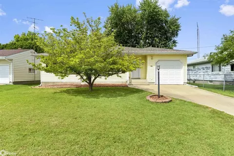 1816 Barret St, Burlington, IA 52601
