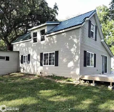 1935 Yarrow Ave, Aredale, IA 50605