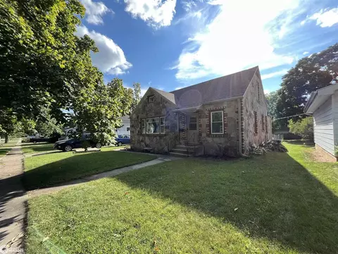 404 S Locust St, Jefferson, IA 50129