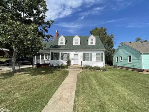 411 W Lane St, Centerville, IA 52544