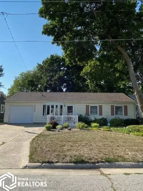 2505 S 3rd St, Clear Lake, IA 50428
