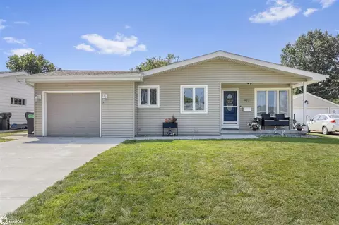 922 D Ave, Nevada, IA 50201