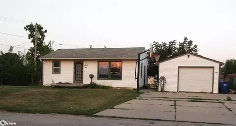 808 S 5th Ave, Marshalltown, IA 50158