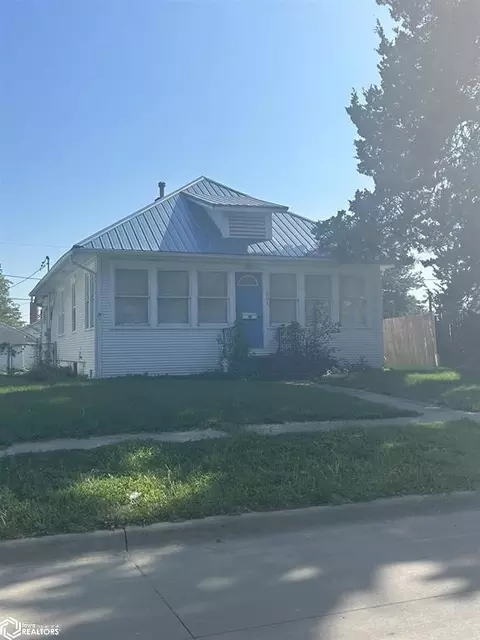 1824 Avenue E, Fort Madison, IA 52627
