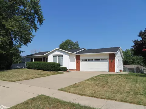 401 W Southridge Rd, Marshalltown, IA 50158