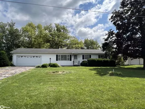 411 S East St, Stronghurst, IL 61480