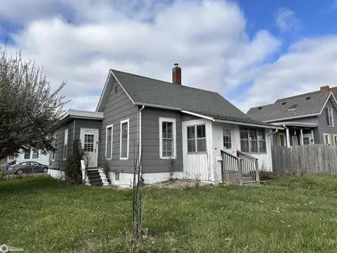 11 S 6th St, Marshalltown, IA 50158