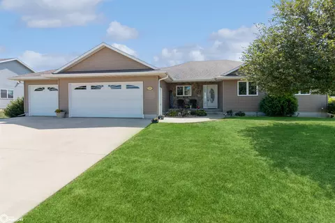 304 6th St SE, State Center, IA 50247