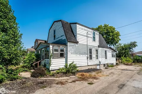 306 S 2nd St, Marshalltown, IA 50158