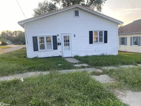 624 N 8th St, Centerville, IA 52544 photo 2