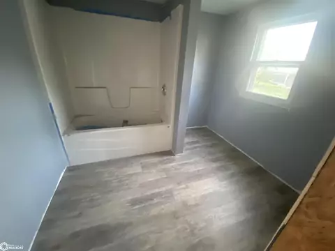 624 N 8th St, Centerville, IA 52544 photo 5