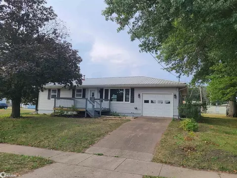 902 G Ave W, Oskaloosa, IA 52577